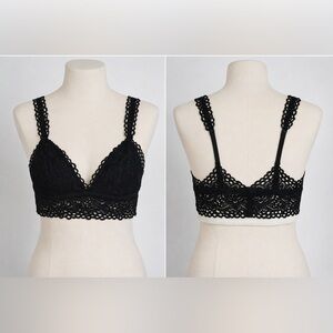 Aerie Black Lace Bralette Size Large Adjustable Straps